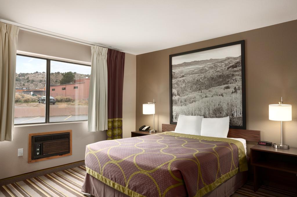 Super 8 By Wyndham Motel 2*